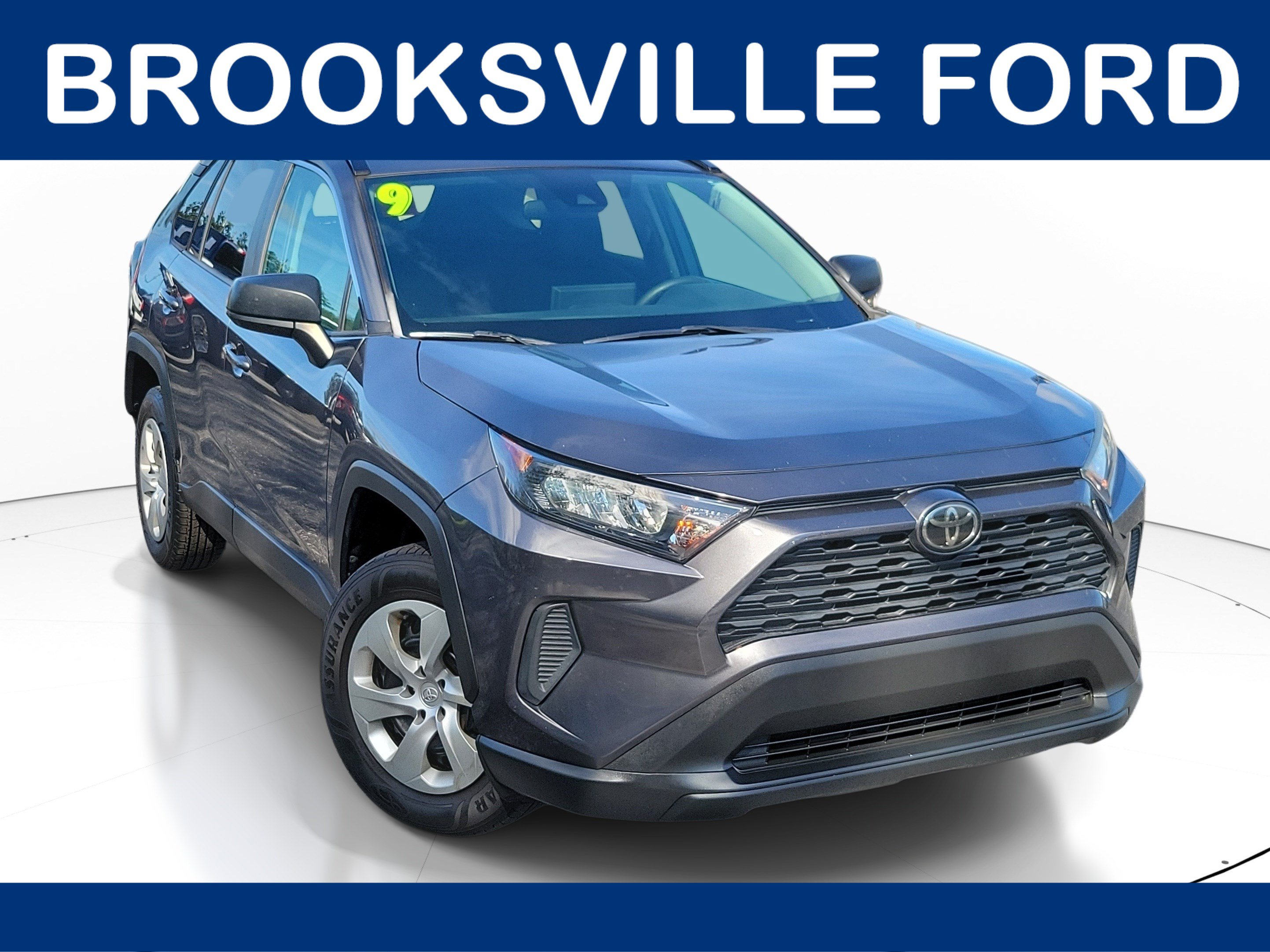 Used 2019 Toyota RAV4 LE FWD image 1