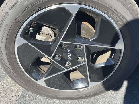 Used 2023 Kia Soul EX image 11