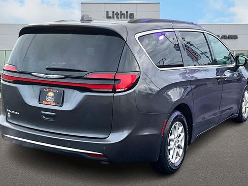 Used 2022 Chrysler Pacifica Touring-L image 23