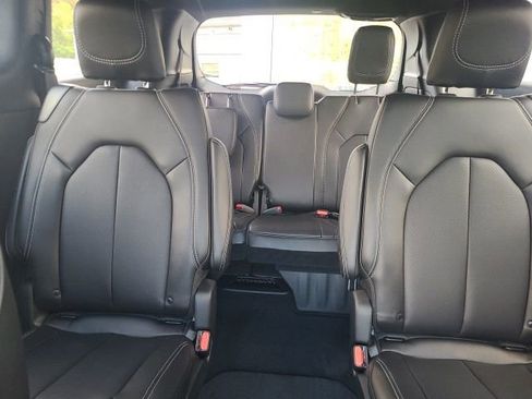 New 2026 Chrysler Pacifica Select image 18