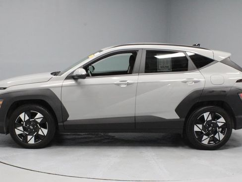 Used 2025 Hyundai Kona SEL FWD image 7