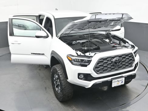 Used 2023 Toyota Tacoma TRD Off-Road AWD/4WD image 40