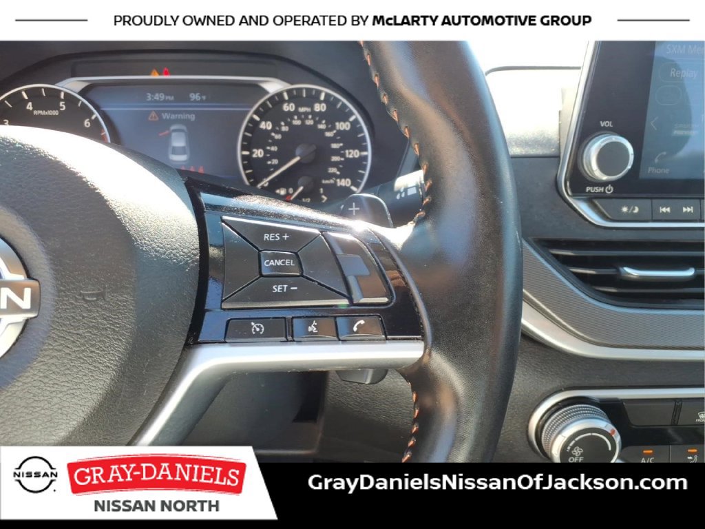 Used 2025 Nissan Altima 2.5 SR FWD image 14
