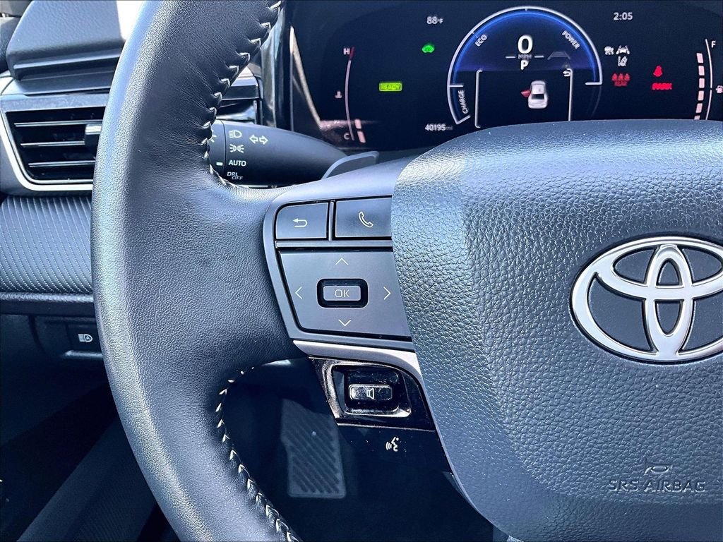 Used 2025 Toyota Camry SE FWD image 23