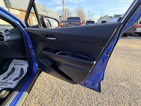 Used 2018 Toyota C-HR XLE FWD image 36