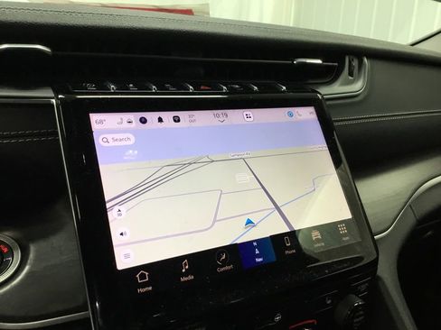 Used 2023 Jeep Grand Cherokee L Limited image 18