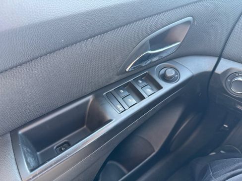 Used 2012 Chevrolet Cruze LT FWD image 11