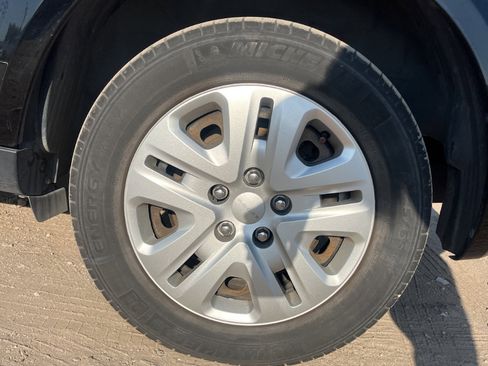 Used 2018 Dodge Journey SE image 31