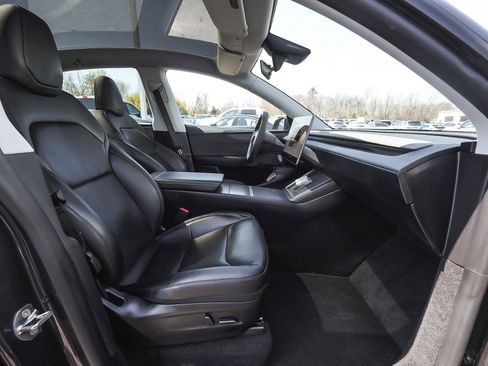 Used 2026 Tesla Model Y AWD image 35