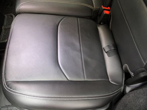 Used 2023 Jeep Wrangler Unlimited Sahara w/ Cold Weather Group image 18