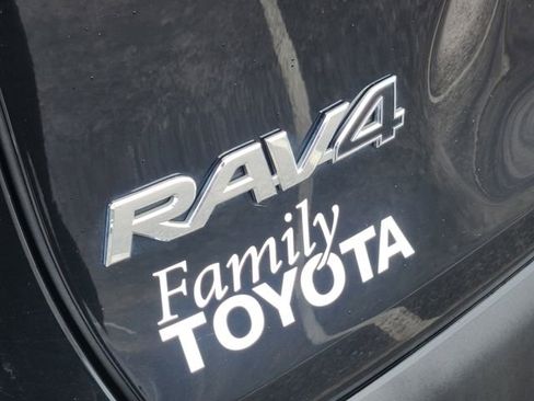 Certified 2022 Toyota RAV4 XLE w/ Convenience Package image 8