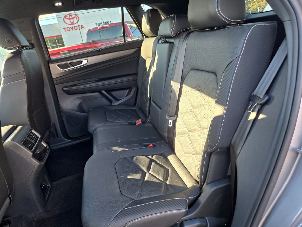 Used 2024 Volkswagen Atlas Cross Sport SE w/ Panoramic Sunroof Package AWD/4WD image 10