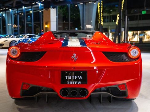 Used 2015 Ferrari 458 Spider RWD image 18