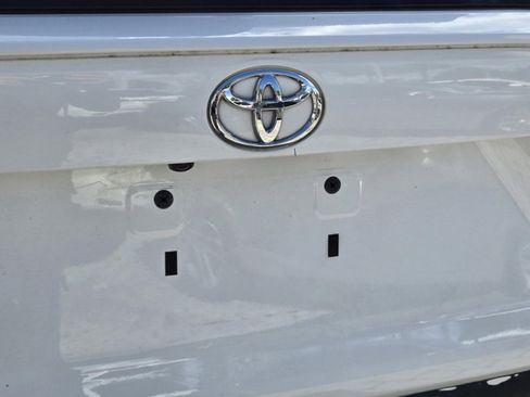 Used 2020 Toyota RAV4 LE image 11