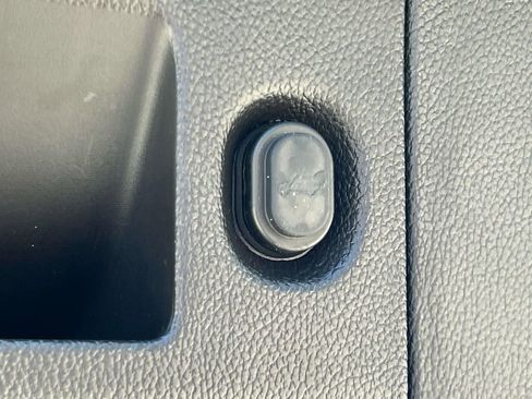 Used 2015 Cadillac Escalade Premium AWD/4WD image 13