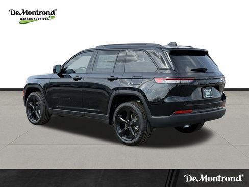 New 2025 Jeep Grand Cherokee Limited w/ Black Appearance Package AWD/4WD image 7