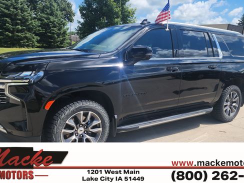 Used 2023 Chevrolet Suburban LT w/ LT Signature Package AWD/4WD image 1