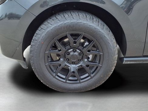 Used 2025 Ford Expedition Max Platinum AWD/4WD image 8