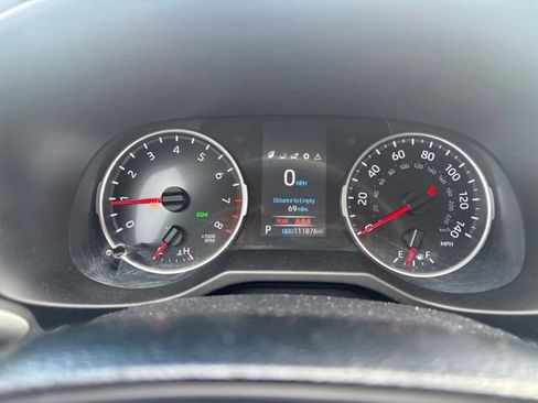 Used 2021 Toyota RAV4 XLE FWD image 9