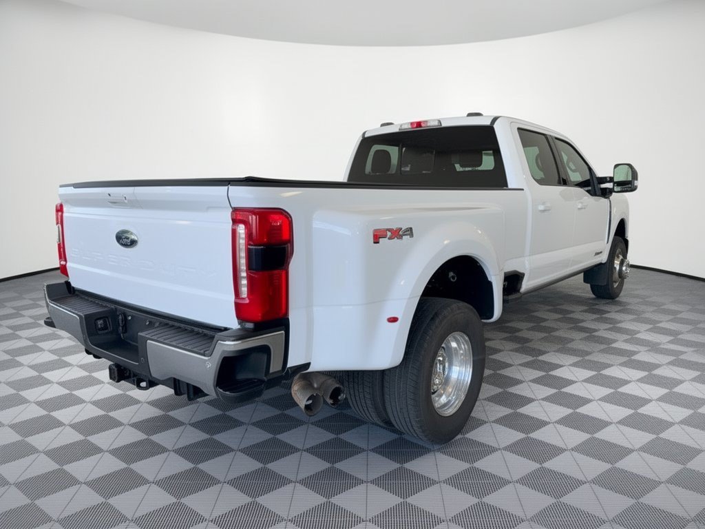 Used 2023 Ford F350 Lariat w/ Lariat Ultimate Package AWD/4WD image 9