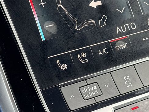 Used 2020 Audi Q8 Premium Plus w/ Premium Plus Package image 37