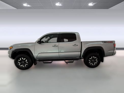 Used 2023 Toyota Tacoma TRD Off-Road image 2