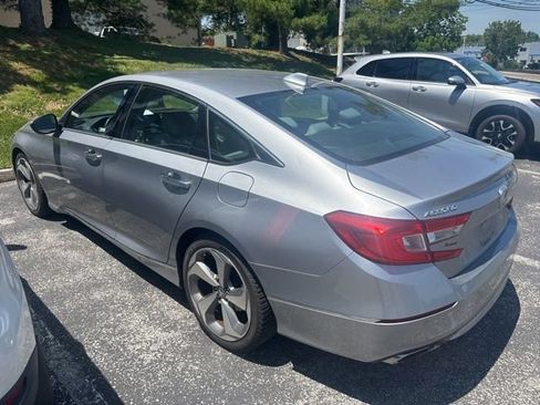 Used 2018 Honda Accord Touring image 3