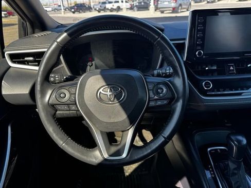 Used 2022 Toyota Corolla XSE FWD image 11