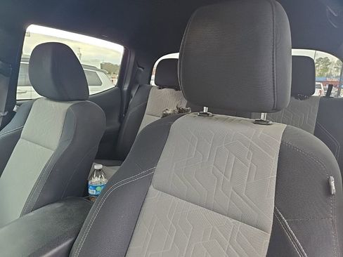 Used 2020 Toyota Tacoma TRD Off-Road image 8