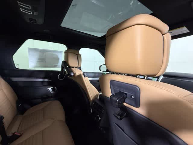 New 2026 Land Rover Discovery Limited Edition AWD/4WD image 26