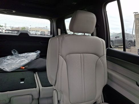 New 2026 Jeep Grand Wagoneer Limited w/ Premium Group II AWD/4WD image 15