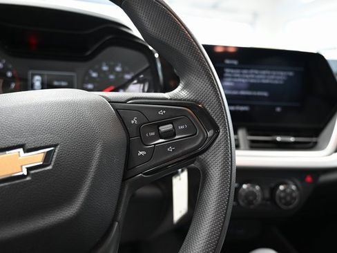 Used 2024 Chevrolet Trax LS image 23