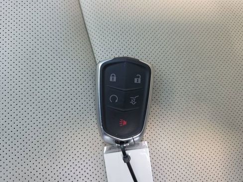 Certified 2023 Cadillac XT5 Premium Luxury w/ LPO, Floor Liner Package AWD/4WD image 35