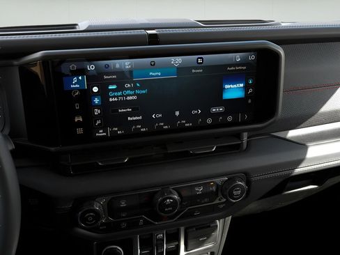 Used 2025 Jeep Wrangler Unlimited Rubicon image 22