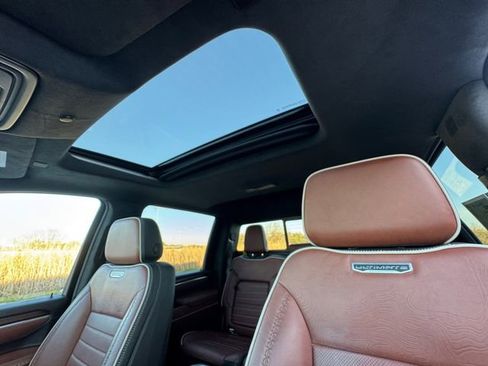 Used 2025 GMC Sierra 2500 Denali Ultimate image 28