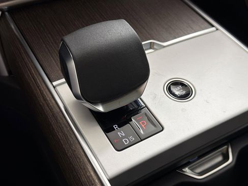 New 2026 Land Rover Range Rover SE image 15