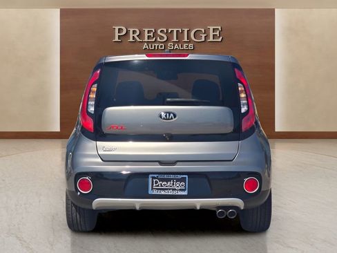 Used 2018 Kia Soul ! image 9