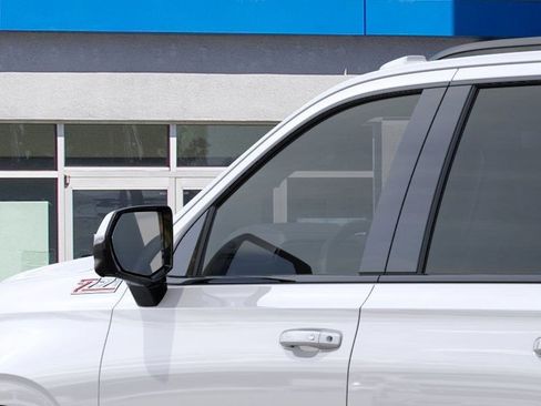 New 2025 Chevrolet Suburban Z71 w/ Z71 Off-Road Package image 13