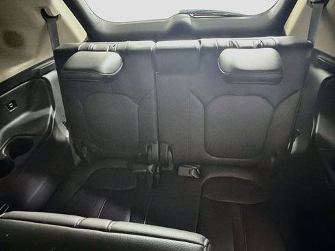 Used 2024 Honda Pilot Touring image 29