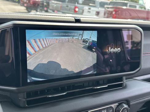 New 2025 Jeep Wrangler Unlimited Rubicon image 22