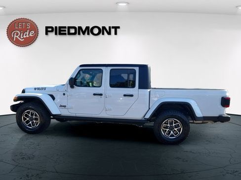 Certified 2024 Jeep Gladiator Sport image 10