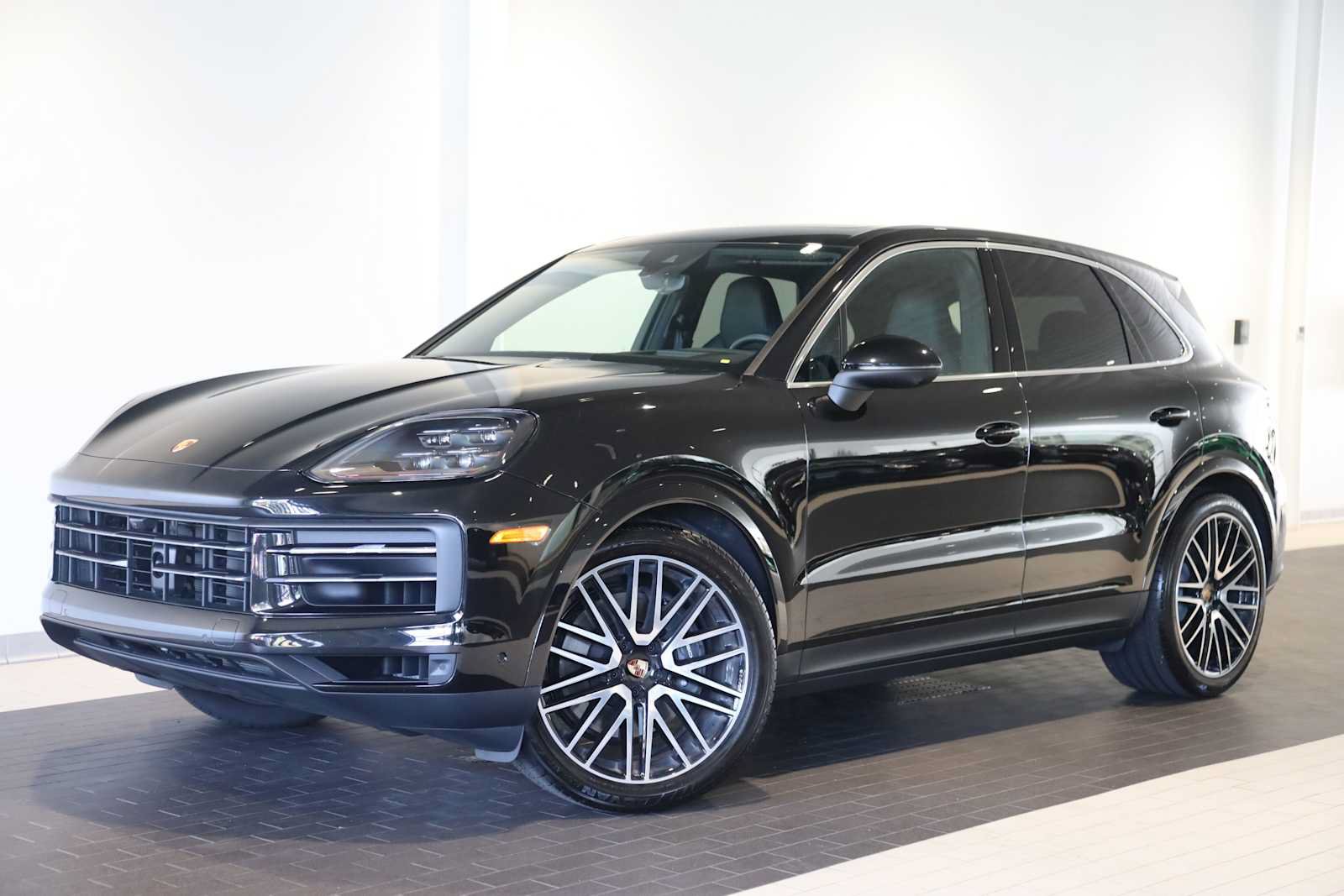 Used 2026 Porsche Cayenne AWD/4WD image 1