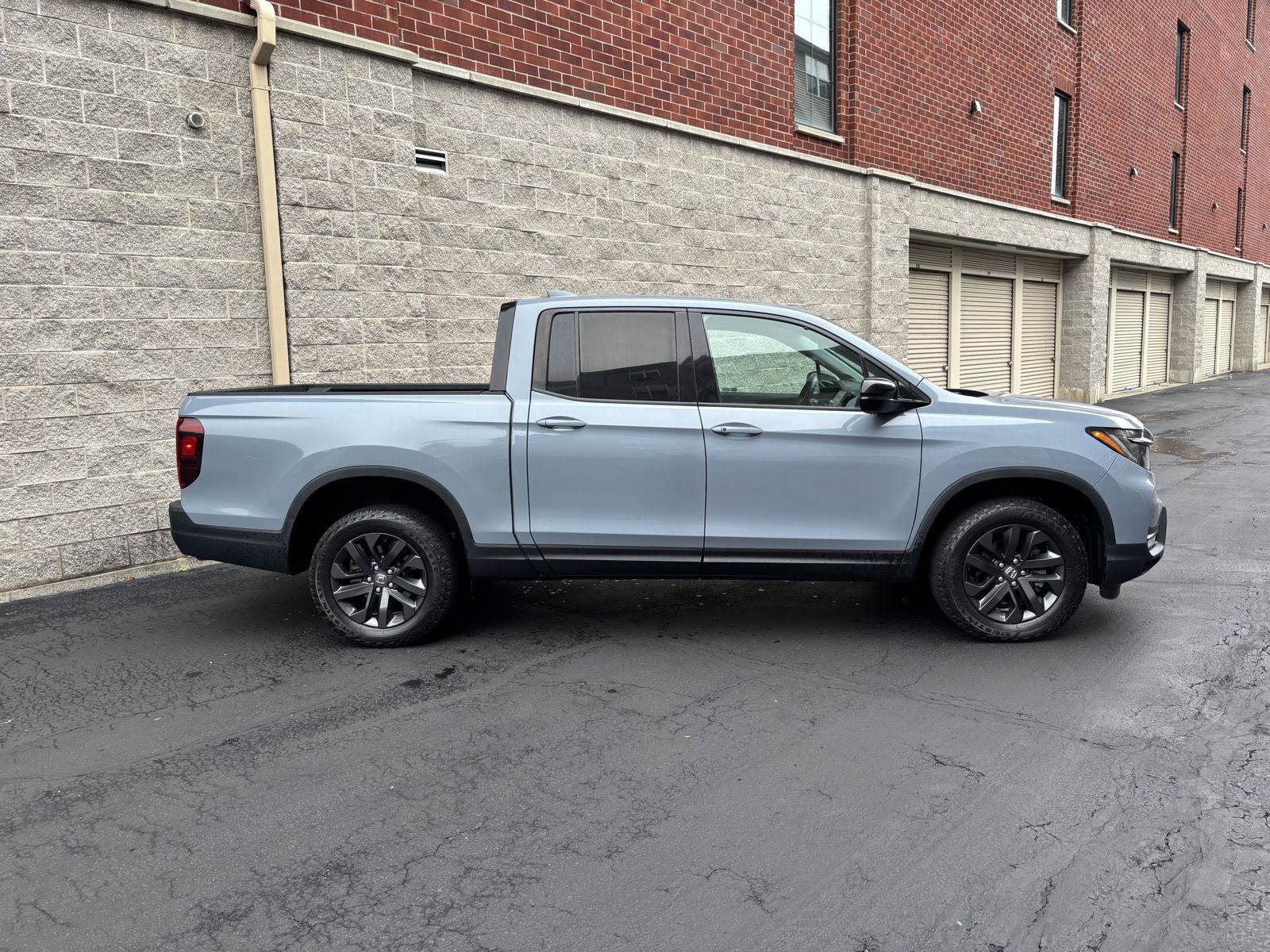 Used 2024 Honda Ridgeline Sport image 2