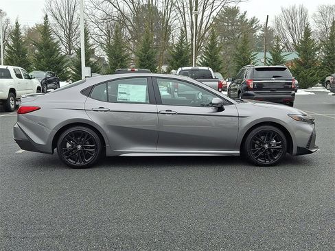 New 2026 Toyota Camry SE image 5