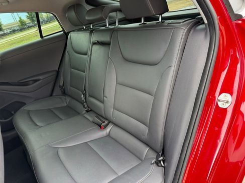 Used 2019 Hyundai Ioniq Limited FWD image 22