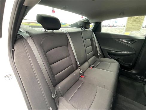 Used 2021 Chevrolet Malibu LS FWD image 11