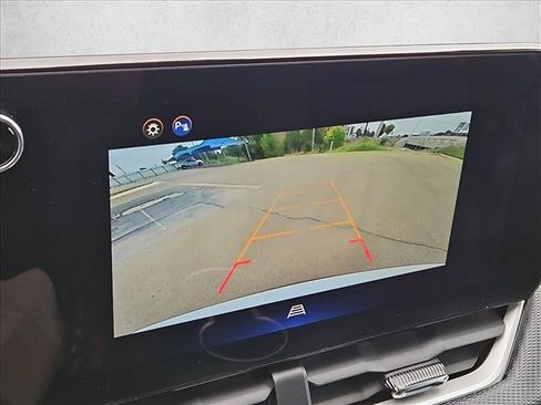 Used 2025 Chevrolet Equinox LT AWD/4WD image 14