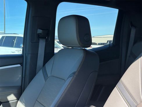 Used 2024 Chevrolet Colorado ZR2 w/ ZR2 Convenience Package III image 14