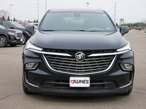 Used 2023 Buick Enclave Essence image 2