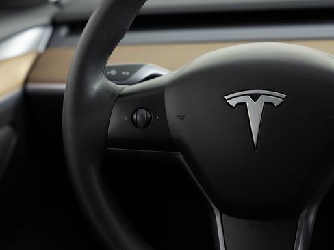 Used 2023 Tesla Model 3 Standard Range RWD image 30